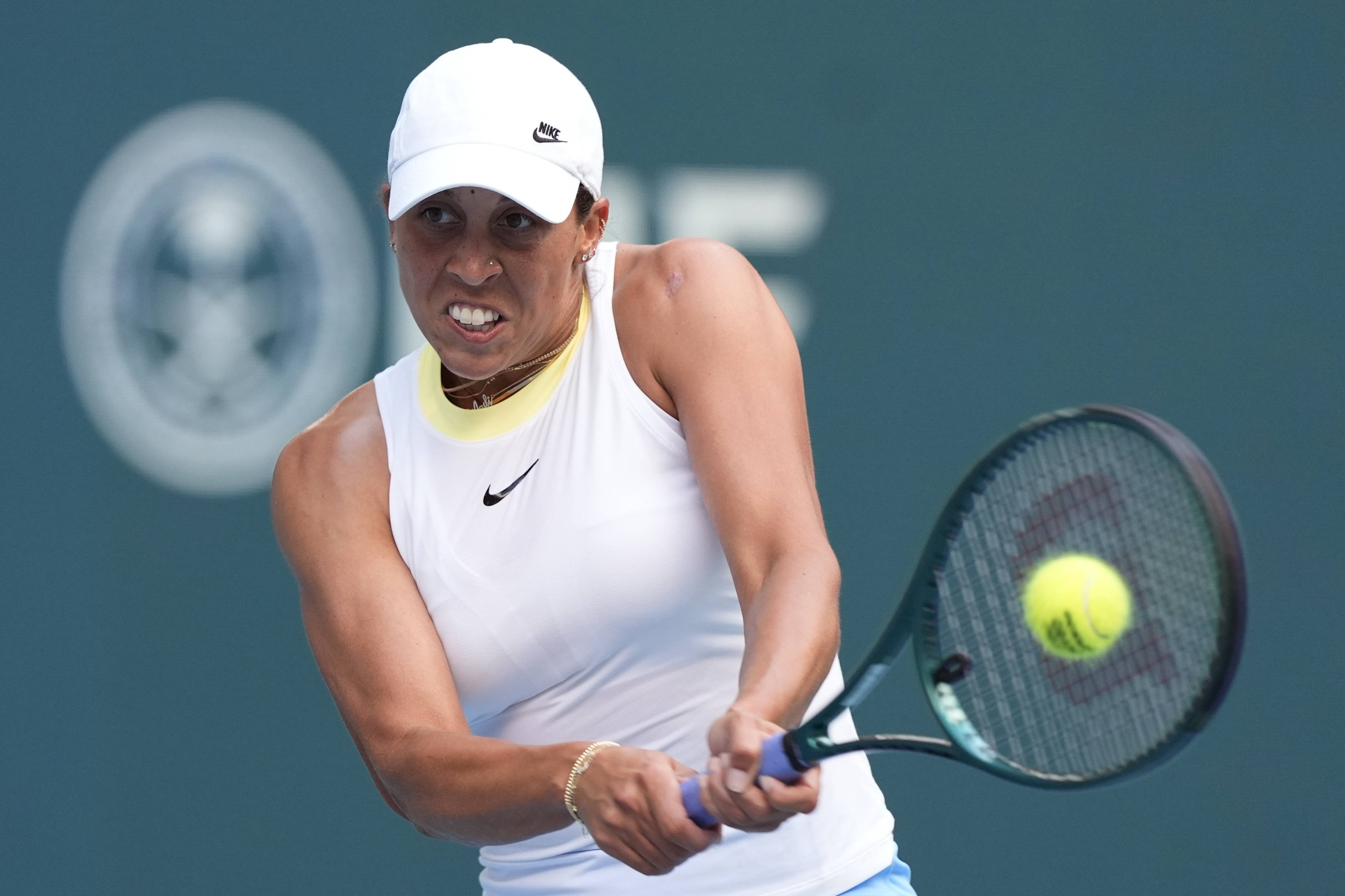 以某知名品 以某知名品